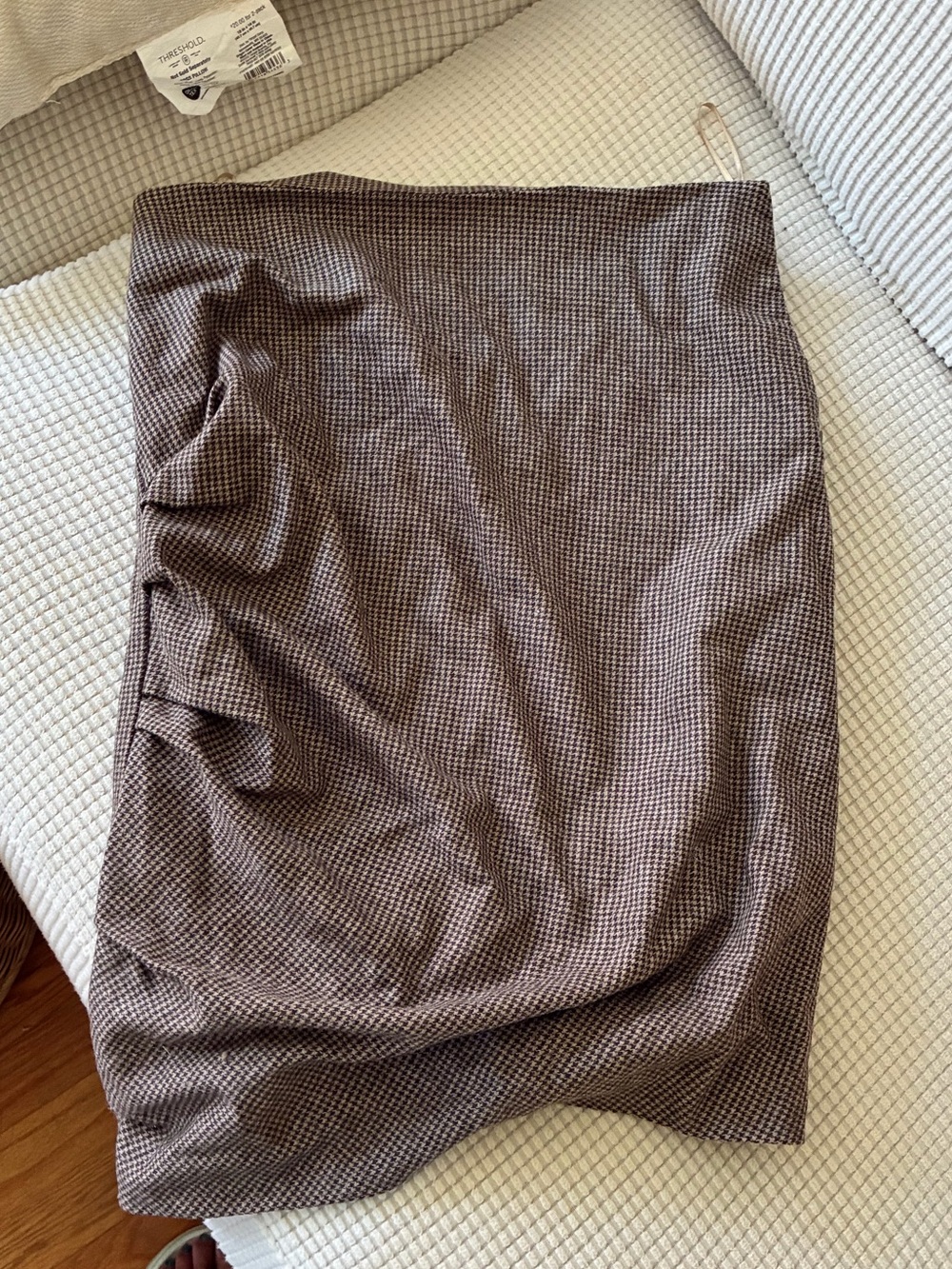 Vintage Brunello Cucinelli Brown Houndstooth Ruffle Wool Pencil Skirt flawed gem